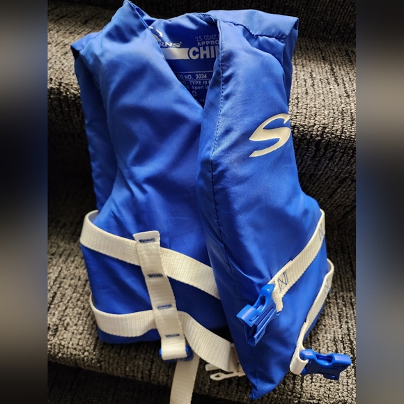 Stearns Youth Life Jacket 30-50 lbs - Picture 1 of 2